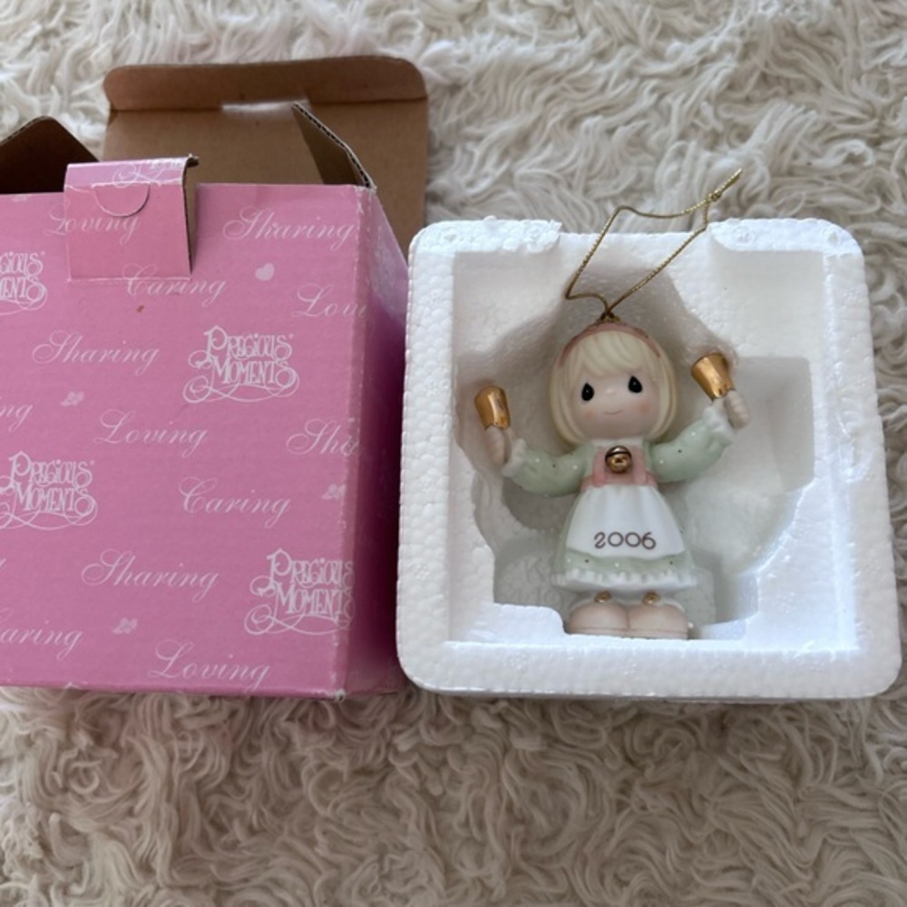 Precious Moments girl with Gold and‎ Cream Accents